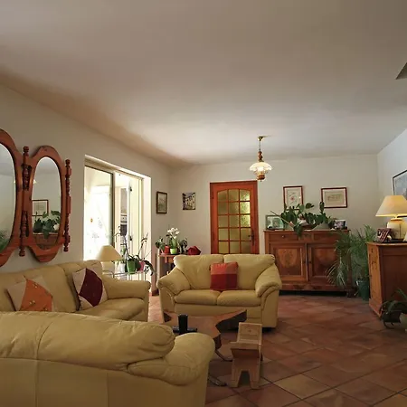 Spacious At Saint-raphael With Jacuzzi