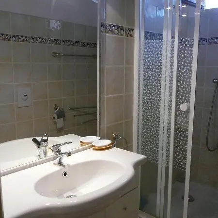 Villa Spacious At Saint-raphael With Jacuzzi