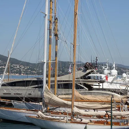 Willa Spacious At Saint-raphael With Jacuzzi Boulouris-sur-Mer