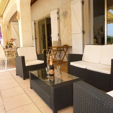 Spacious At Saint-raphael With Jacuzzi